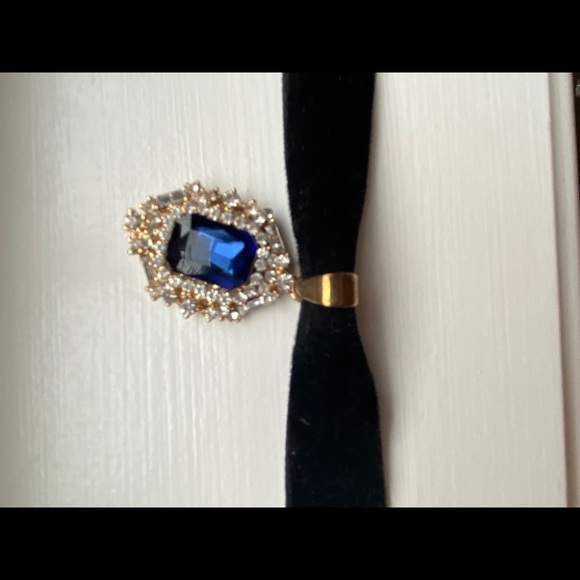 Necklace - Picture 1 of 3